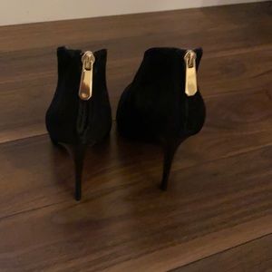 NWOT Guess Booties
